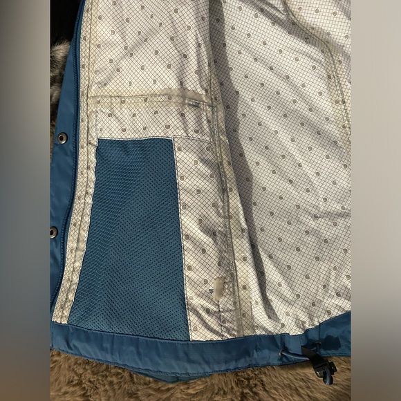 Carharrt Women’s Rain Jacket - Picture 6 of 9